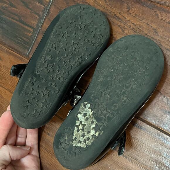 Next brand 7 Toddler Black Patent Ballet Flats Scallop Detail Holiday Classic - Picture 5 of 6